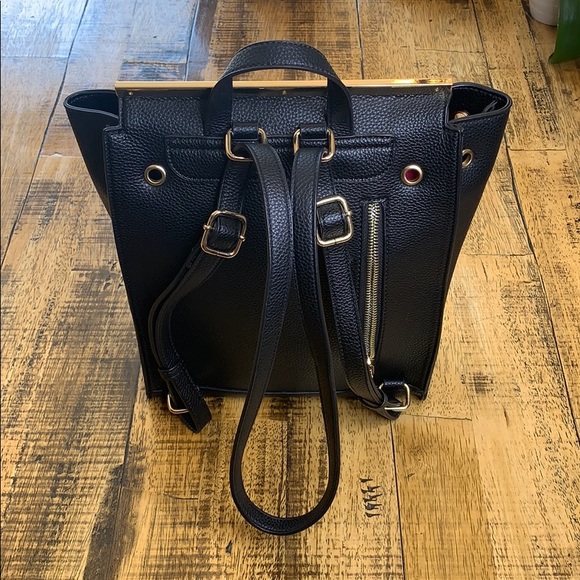 Black and gold adjustable backpack - Picture 5 of 6